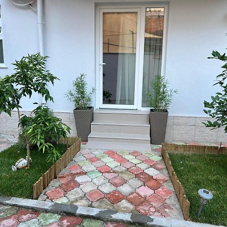 Florent'S Superb Studio, Free Parking & Garden!! Tirana Esterno foto